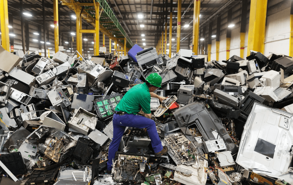 Sampah Elektronik: Permasalahan Limbah yang Berdampak Besar pada Lingkungan dan Manusia
