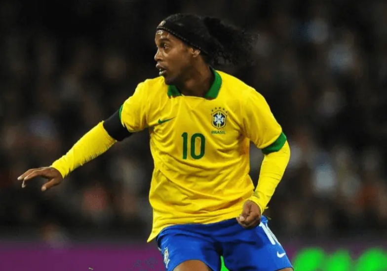 Ronaldinho: Magician Sepak Bola dari Brasil yang Memikat Dunia