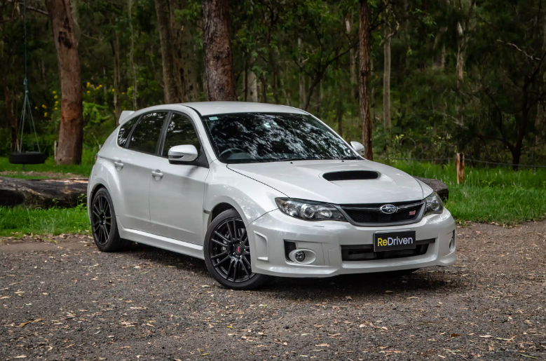 Subaru WRX STI: Raja Rally yang Mendominasi Jalan Raya